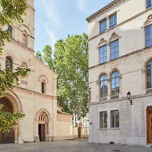 De L'abbaye - 4*, Lyon France